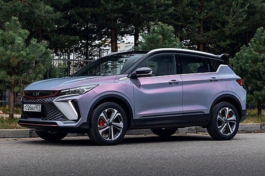 SUV violet/mauve moderne garé, design élégant et sportif